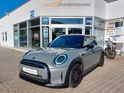 Grau Gebraucht 2022 Mini Cooper Classic Kleinwagen | 23.966 € (Teuer)