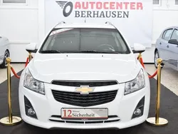 Weiß Gebraucht 2013 Chevrolet Cruze LTZ Kombi | 8.999 €