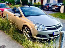 Beige Gebraucht 2007 Opel Astra Cabriolet Cabrio | 5.000 € (Etwas zu teuer)