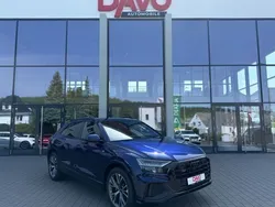 Blau Gebraucht 2022 Audi Q8 S-Line SUV | 63.891 € (Superpreis)