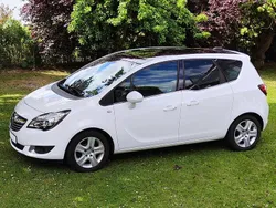 Weiß Gebraucht 2016 Opel Meriva Innovation Van / Kleinbus | 8.100 € (Fairer Preis)