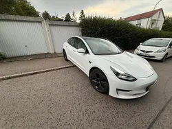 Weiß Gebraucht 2021 Tesla Model 3 Standard Range Plus Limousine | 19.900 € (Guter Preis)