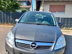 Grau Gebraucht 2009 Opel Zafira Van / Kleinbus | 3.400 € (Etwas zu teuer)