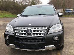 Schwarz Gebraucht 2010 Mercedes ML500 AMG SUV | 15.800 € (Etwas zu teuer)