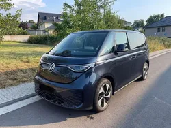 Blau Gebraucht 2023 VW ID. Buzz Pro Van | 40.600 € (Guter Preis)