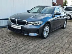 Grau Gebraucht 2022 BMW 320 Sport Line Limousine | 24.998 € (Guter Preis)