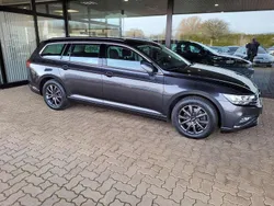 Grau Gebraucht 2020 VW Passat Business Kombi | 24.900 € (Teuer)