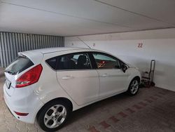 Weiß Gebraucht 2009 Ford Fiesta Ghia Kleinwagen | 3.500 € (Fairer Preis)