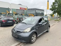Grau Gebraucht 2008 Toyota Aygo Cool Kleinwagen | 1.450 €