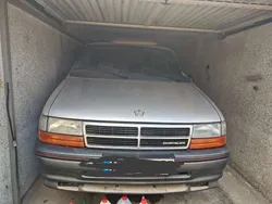 Silber Gebraucht 1991 Chrysler Voyager Van / Kleinbus | 4.000 €
