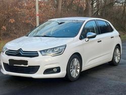 Weiß Gebraucht 2015 Citroën C4 Style Limousine | 3.990 € (Guter Preis)