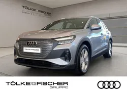 Silber Neu 2025 Audi Q4 e-tron SUV | 63.451 €