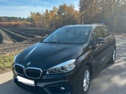 Schwarz Gebraucht 2015 BMW 218 Active Tourer Sport Line Van / Kleinbus | 10.950 € (Fairer Preis)