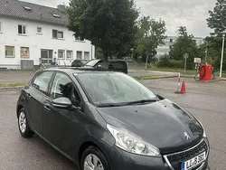 Grau Gebraucht 2013 Peugeot 208 Style Kleinwagen | 4.900 € (Etwas zu teuer)