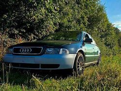 Grün Gebraucht 1999 Audi A4 Performance Limousine | 1.100 € (Superpreis)