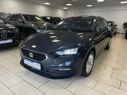 Blau Gebraucht 2021 Seat Leon Style Limousine | 16.000 € (Fairer Preis)