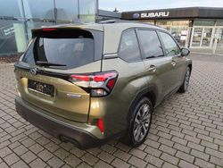 Grün Gebraucht 2024 Subaru Forester Platinum SUV | 40.990 € (Fairer Preis)