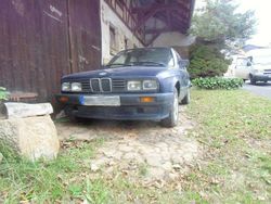 Blau Gebraucht 1986 BMW 320 Limousine | 2.700 €