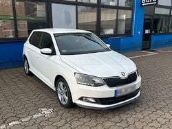 Weiß Gebraucht 2016 Skoda Fabia Ambition Kleinwagen | 7.999 € (Guter Preis)