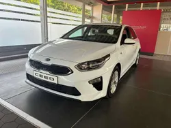 Carraraweiß Gebraucht 2018 Kia Ceed Limousine | 13.490 € (Etwas zu teuer)