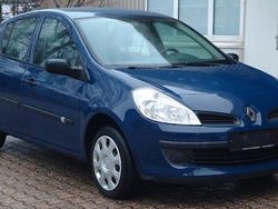 Blau Gebraucht 2007 Renault Clio III Authentique Limousine | 4.350 € (Etwas zu teuer)