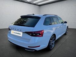 Weiß Gebraucht 2022 Skoda Superb Kombi | 31.099 €