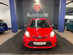 Rot Gebraucht 2012 Toyota Aygo Basis Kleinwagen | 3.899 € (Fairer Preis)