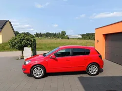 Rot Gebraucht 2007 Opel Astra Sport Limousine | 4.100 € (Teuer)