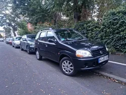 Schwarz Gebraucht 2002 Suzuki Ignis Kleinwagen | 1.500 € (Etwas zu teuer)