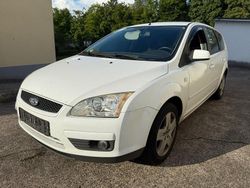 Weiß Gebraucht 2007 Ford Focus Kombi | 1.099 € (Teuer)