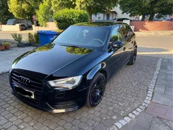 Schwarz Gebraucht 2013 Audi A3 Sportback Attraction Limousine | 11.000 € (Fairer Preis)