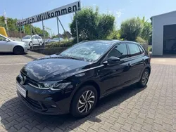 Deep black perleffekt Gebraucht 2024 VW Polo Life Kleinwagen | 22.280 € (Fairer Preis)
