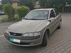 Silber Gebraucht 1996 Opel Vectra Limousine | 3.350 € (Teuer)