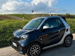 Blau Gebraucht 2023 Smart ForTwo Electric Drive Pulse Cabrio | 17.999 €