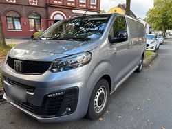 Grau Gebraucht 2022 Fiat Scudo Van / Kleinbus | 21.000 € (Guter Preis)