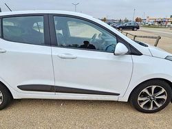 Weiß Gebraucht 2015 Hyundai i10 Style Kleinwagen | 6.299 € (Fairer Preis)