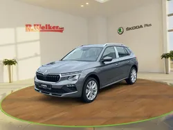 Graphitegrau metallic Neu 2025 Skoda Kamiq Selection SUV | 38.120 €