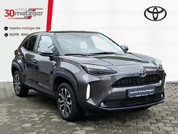 Grau Gebraucht 2021 Toyota Yaris Cross Team SUV | 24.520 € (Fairer Preis)