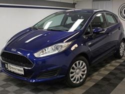 Blau Gebraucht 2016 Ford Fiesta Limousine | 10.990 € (Etwas zu teuer)