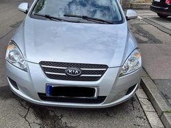Grau Gebraucht 2007 Kia Ceed Kleinwagen | 4.000 € (Fairer Preis)
