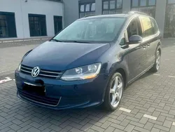Blau Gebraucht 2015 VW Sharan Van / Kleinbus | 8.500 € (Etwas zu teuer)