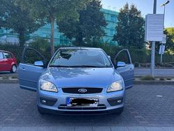 Blau Gebraucht 2006 Ford Focus Limousine | 2.200 € (Fairer Preis)
