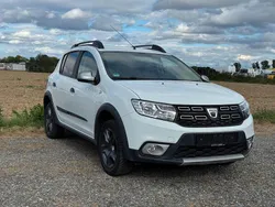 Weiß Gebraucht 2017 Dacia Sandero Celebration Kleinwagen | 11.399 € (Teuer)