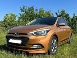 Orange Gebraucht 2015 Hyundai i20 Style Kleinwagen | 6.599 € (Fairer Preis)