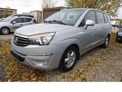 Silber Gebraucht 2017 Ssangyong (KGM) Rodius Van / Kleinbus | 7.950 €