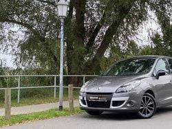 Grau Gebraucht 2011 Renault Scénic III Bose Edition Van / Kleinbus | 5.999 € (Fairer Preis)