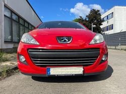 Rot Gebraucht 2010 Peugeot 207 Premium Limousine | 3.945 € (Fairer Preis)