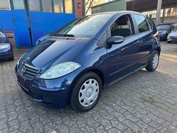 Blau Gebraucht 2005 Mercedes A180 Kleinwagen | 3.290 € (Etwas zu teuer)