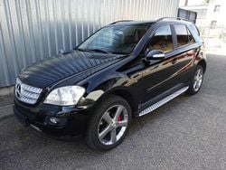 Schwarz unilack Gebraucht 2006 Mercedes ML320 SUV | 14.800 €