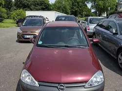 Rot Gebraucht 2001 Opel Corsa Kleinwagen | 800 € (Guter Preis)